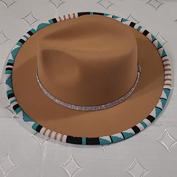 Beaded Hat & Earrings - Picture 4 of 9